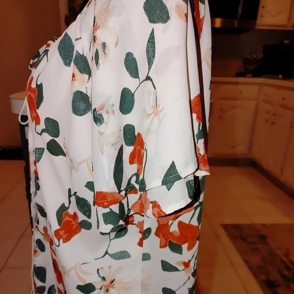 NWOT Amazon Pretty floral button up blouse XL - Picture 7 of 8